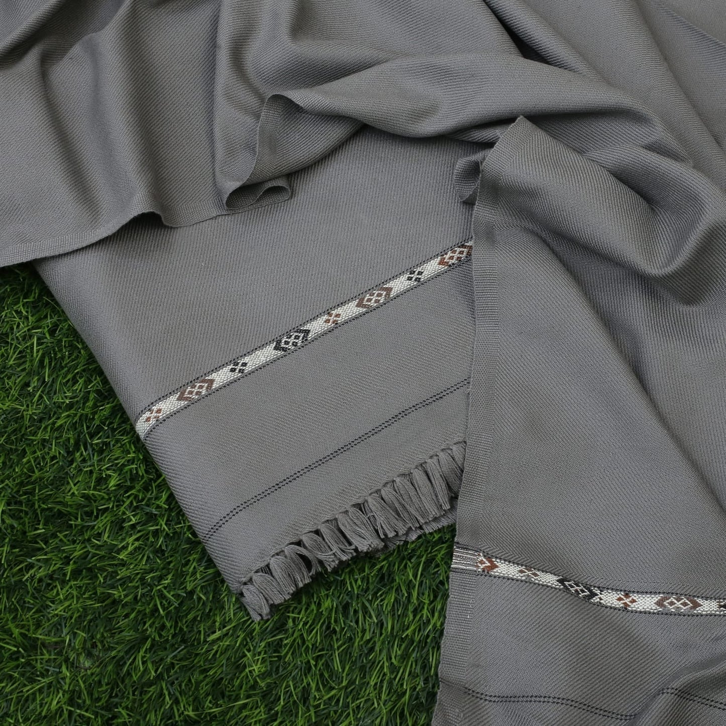 Swati Woolen Shawl Silver Grey - Faisalbad Fabrics